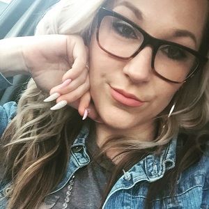 Meet your Posher, Christy